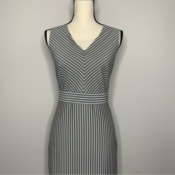 Evan Picone Two Piece Dress & Blazer Suit Set - Picture 4 of 12